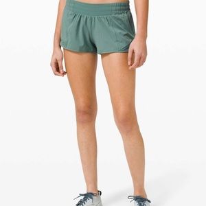 light green/teal lululemon hotty hot shirt 2.5” size 6 tidewater teal